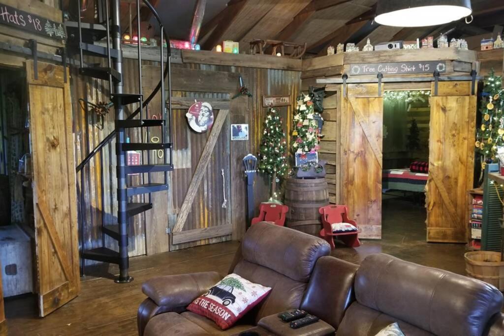 Rural Life On A Real Christmas Tree Farm! Hallmark Experience! Ozark Dış mekan fotoğraf