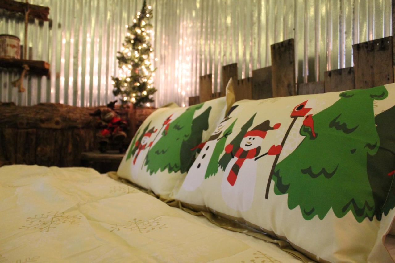 Rural Life On A Real Christmas Tree Farm! Hallmark Experience! Ozark Dış mekan fotoğraf